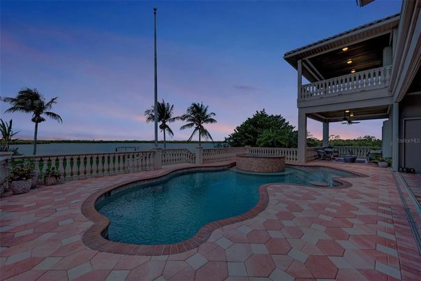 Exterior, Pool, Water