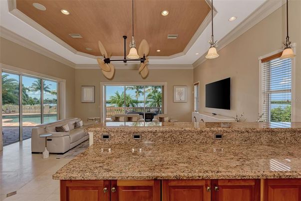 Interior, Living room, Pendant Lights, Recessed Lighting, Water