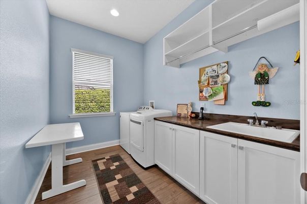 Interior, Recessed Lighting, Washer, Wood Texture Flooring