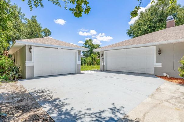 Detached Garage, Exterior