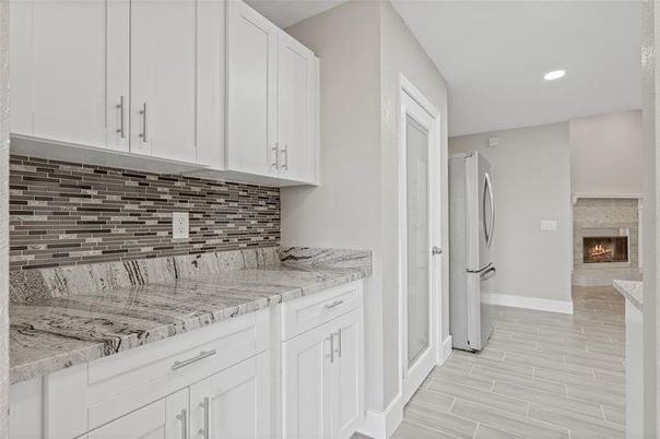 Fireplace, Interior, Kitchen, Recessed Lighting, Wood Texture Flooring