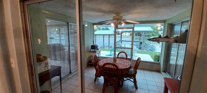 Dining room, Interior, Water