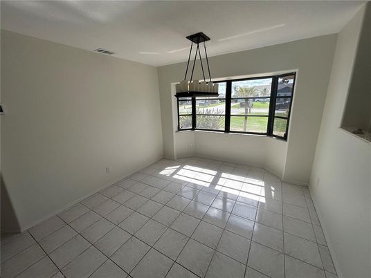 Empty room, Interior, Pendant Lights
