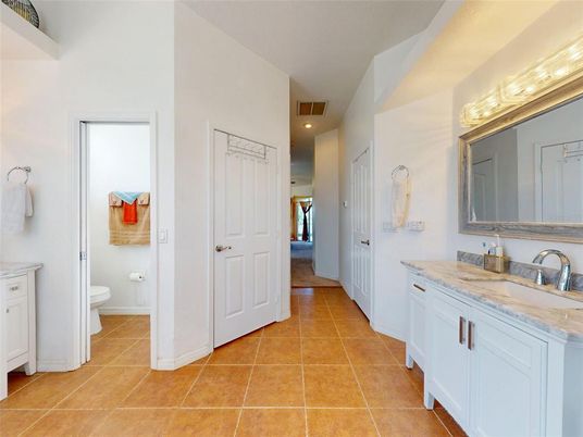 Bathroom, Dual Sink Vanities, Interior, Recessed Lighting