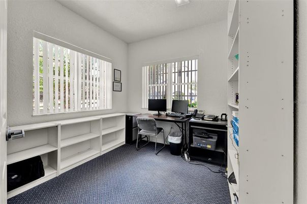 Home Office, Interior