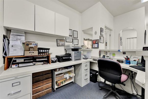 Home Office, Interior