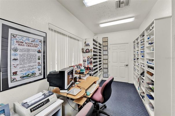 Home Office, Interior