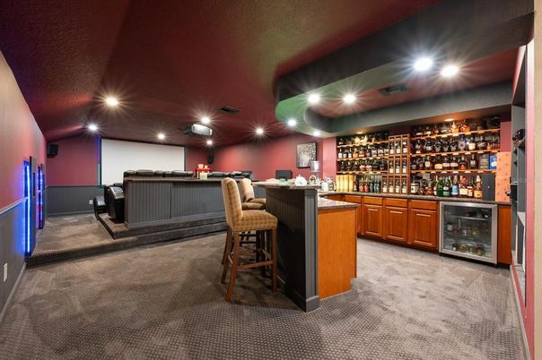 Interior, Projection Screen, Recessed Lighting, Theatre Room