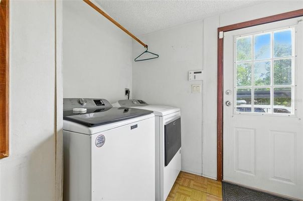Interior, Washer, Wood Texture Flooring