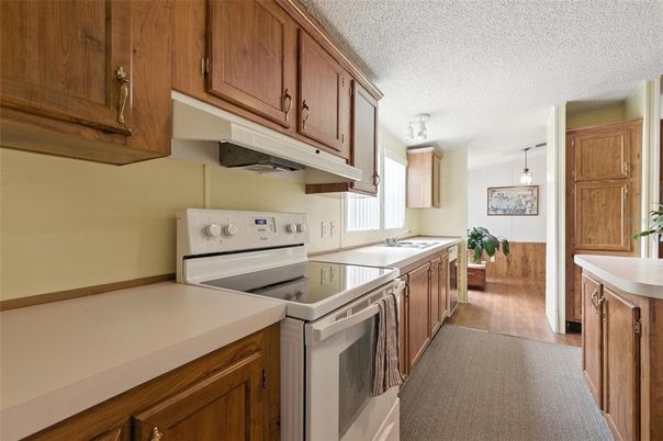 Interior, Kitchen, Pendant Lights, Wood Texture Flooring