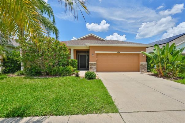 Attached, Exterior, Facade, Ranch