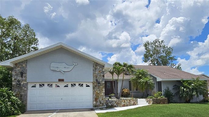 Attached, Exterior, Facade, Ranch