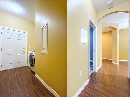 Interior, Washer, Wood Texture Flooring