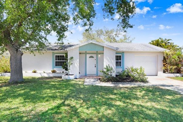 Attached, Backyard, Exterior, Facade, Ranch