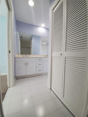 Bathroom, Dual Sink Vanities, Interior, Recessed Lighting