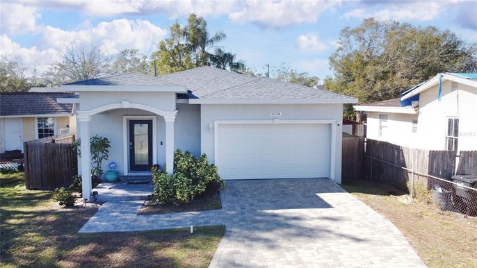 Attached, Exterior, Facade, Ranch