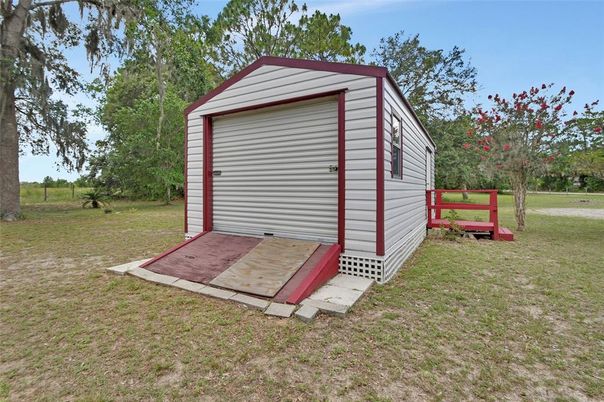 Backyard, Detached Garage, Exterior