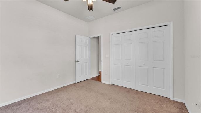 Empty room, Interior