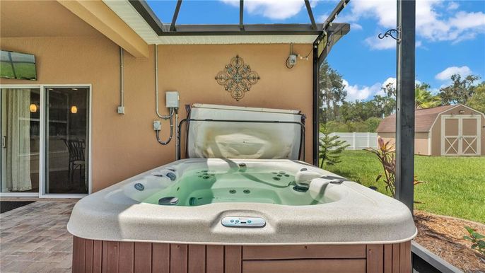 Exterior, Hot Tub