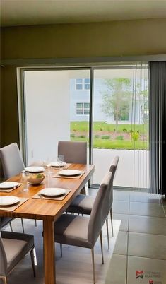 Dining room, Interior