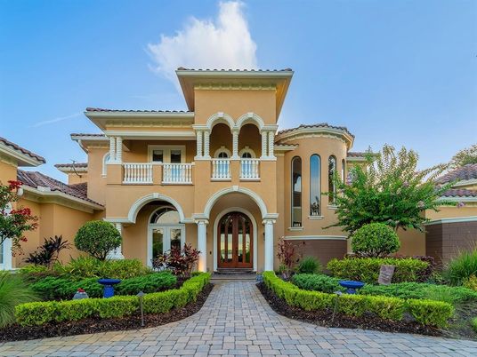 Exterior, Facade, Mediterranean