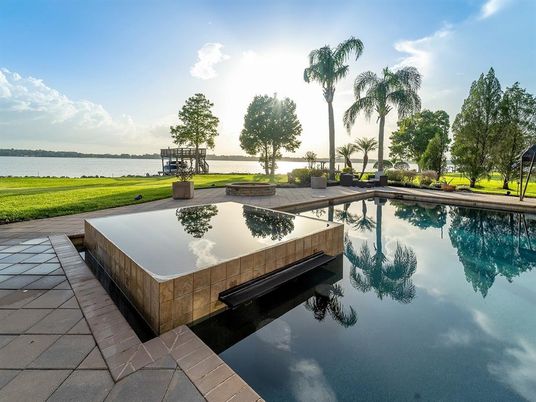 Exterior, Pool, Water