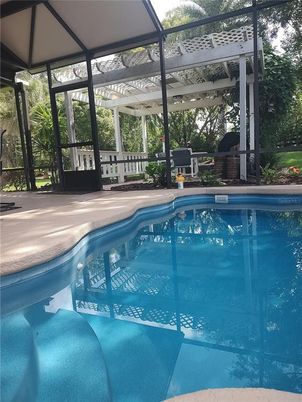 Interior, Pool, Sun Room