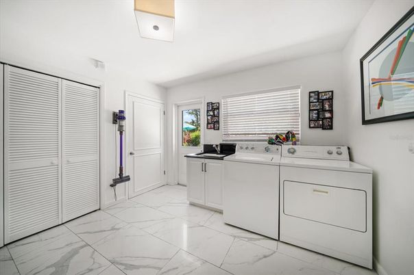 Interior, Marble, Utility Closets, Washer