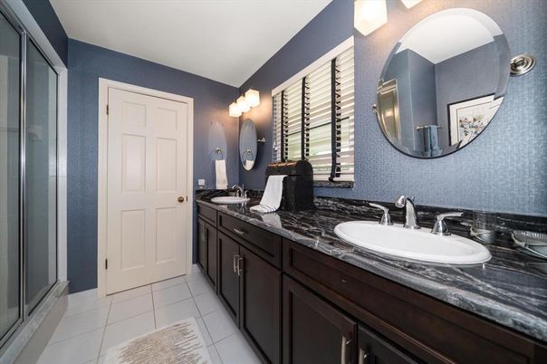 Bathroom, Dual Sink Vanities, Interior