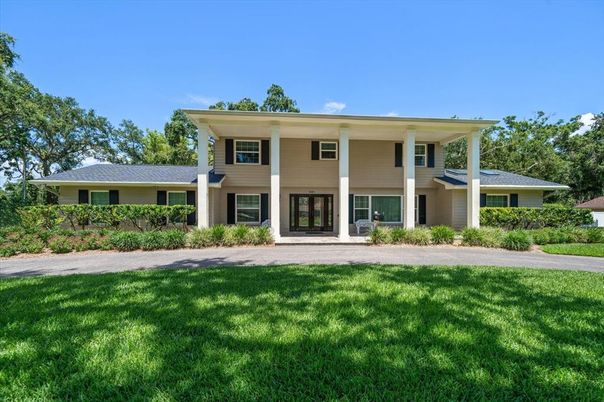 Backyard, Exterior, Facade, Split Level