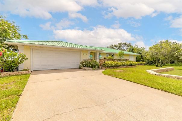 Attached, Exterior, Facade, Ranch