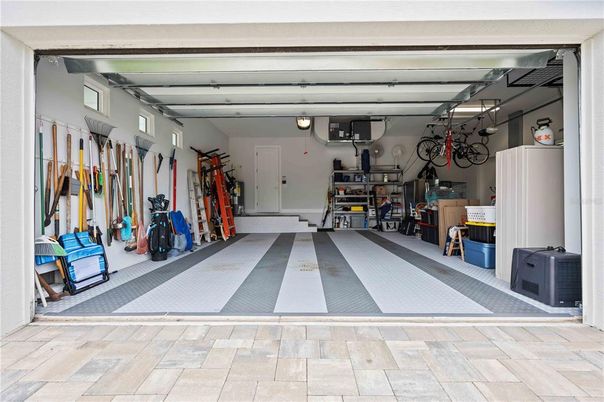 Garage, Interior