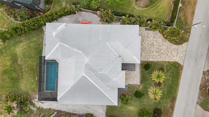 Exterior, Drone
