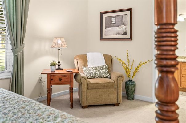 Home Office, Interior