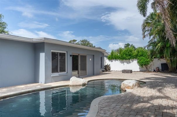 Exterior, Pool