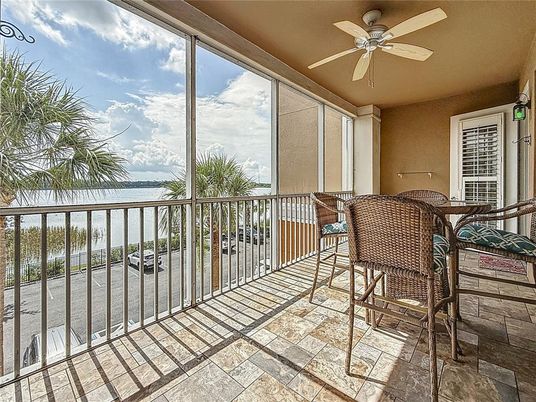 Interior, Sun Room, Water