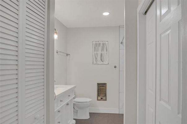 Bathroom, Interior, Recessed Lighting