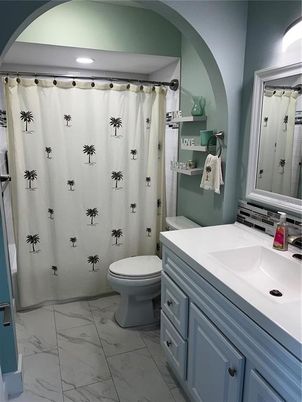Bathroom, Interior, Marble, Recessed Lighting