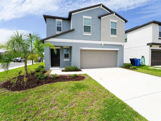 Attached, Exterior, Facade, Modern