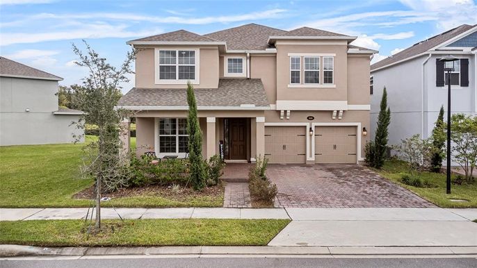 Attached, Exterior, Facade, Mediterranean