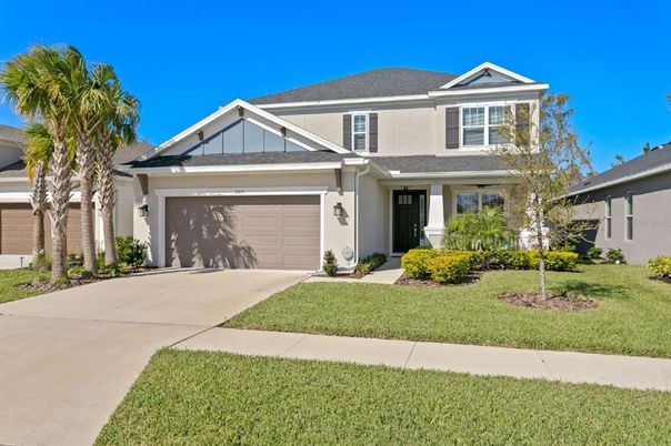 Attached, Exterior, Facade, American Craftsman