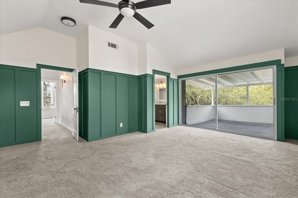Empty room, Interior