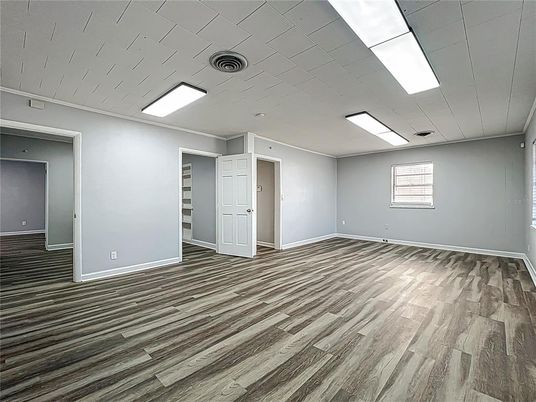 Empty room, Interior, Recessed Lighting, Wood Texture Flooring