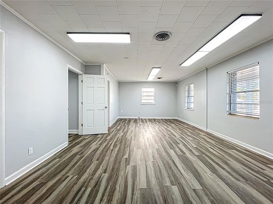 Empty room, Interior, Recessed Lighting, Wood Texture Flooring