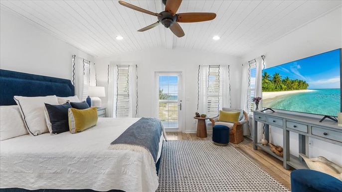 Bedroom, Interior, Recessed Lighting, Water, Wood Texture Flooring