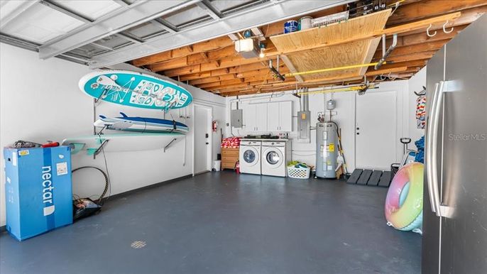Garage, Interior, Washer, Wooden Beams