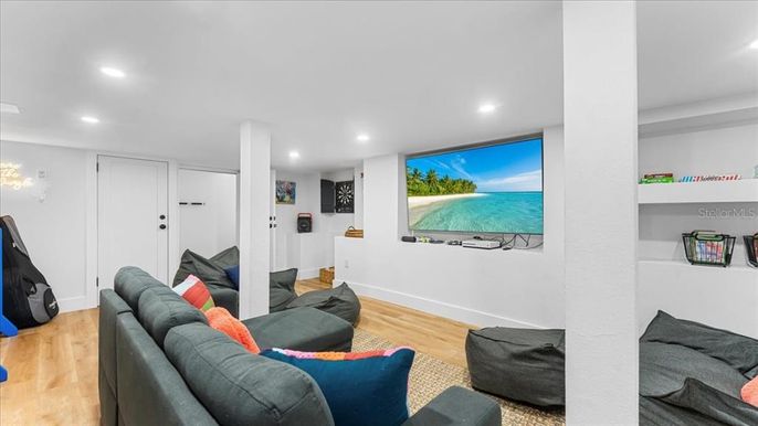 Interior, Living room, Recessed Lighting, Wood Texture Flooring