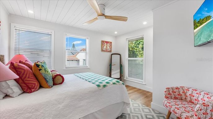 Bedroom, Interior, Recessed Lighting, Wood Texture Flooring