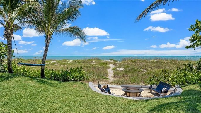 Backyard, Exterior, Water