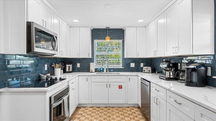Interior, Kitchen, Pendant Lights, Recessed Lighting, Stainless Steel Appliances